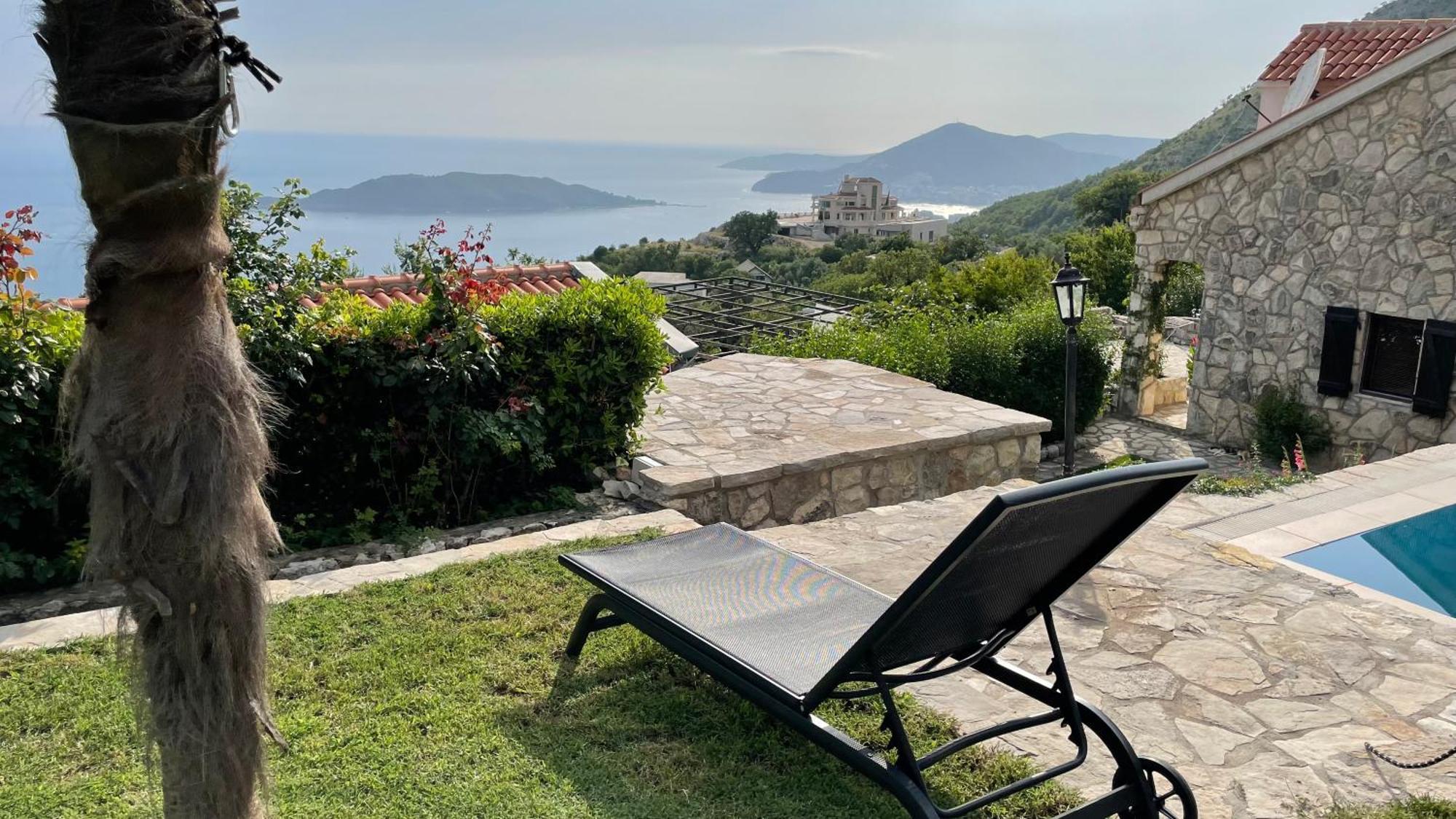 House In The Mountains Near Budva Exterior photo